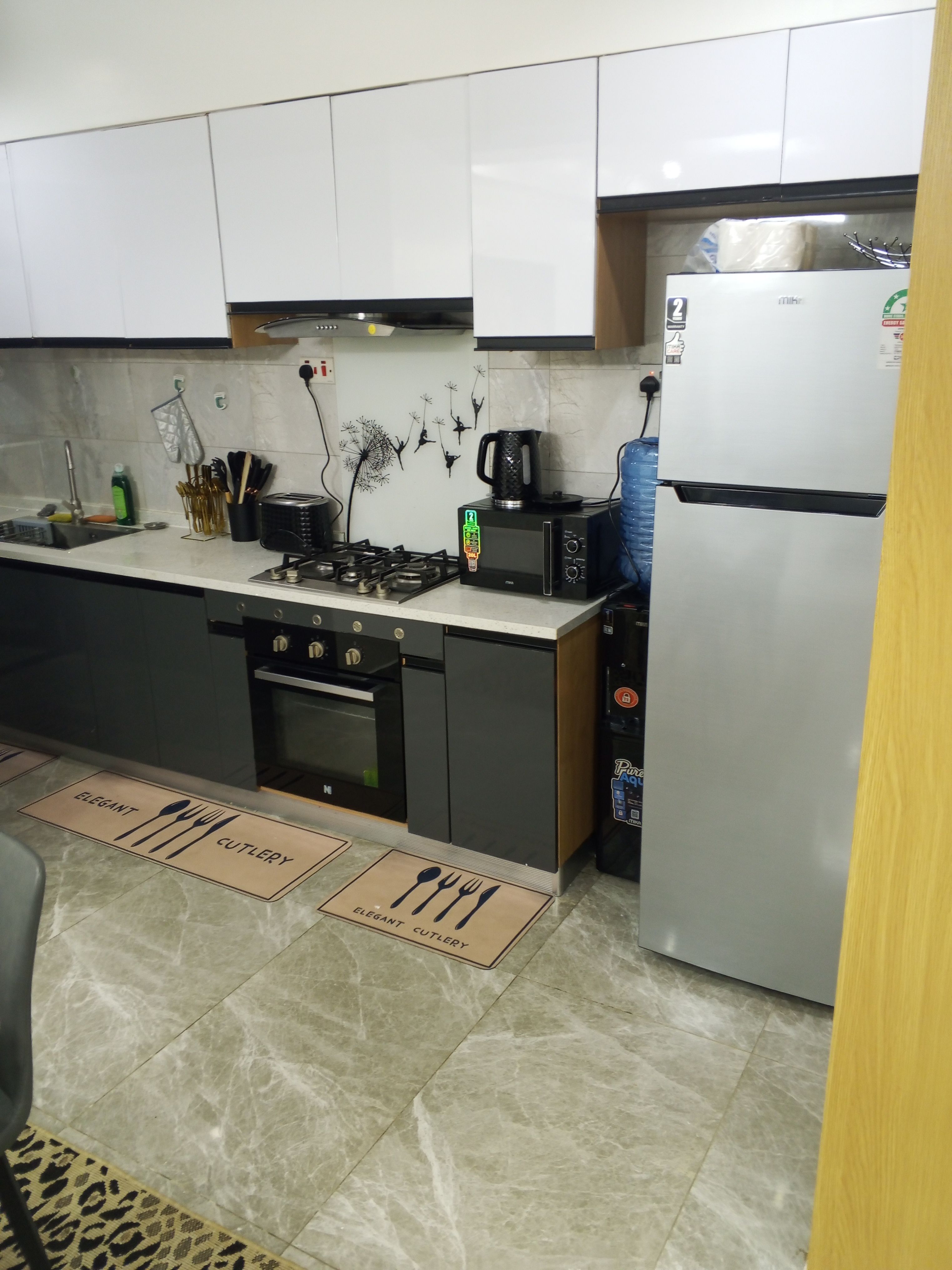 Spacious big 2 bedroom with a nice view 3