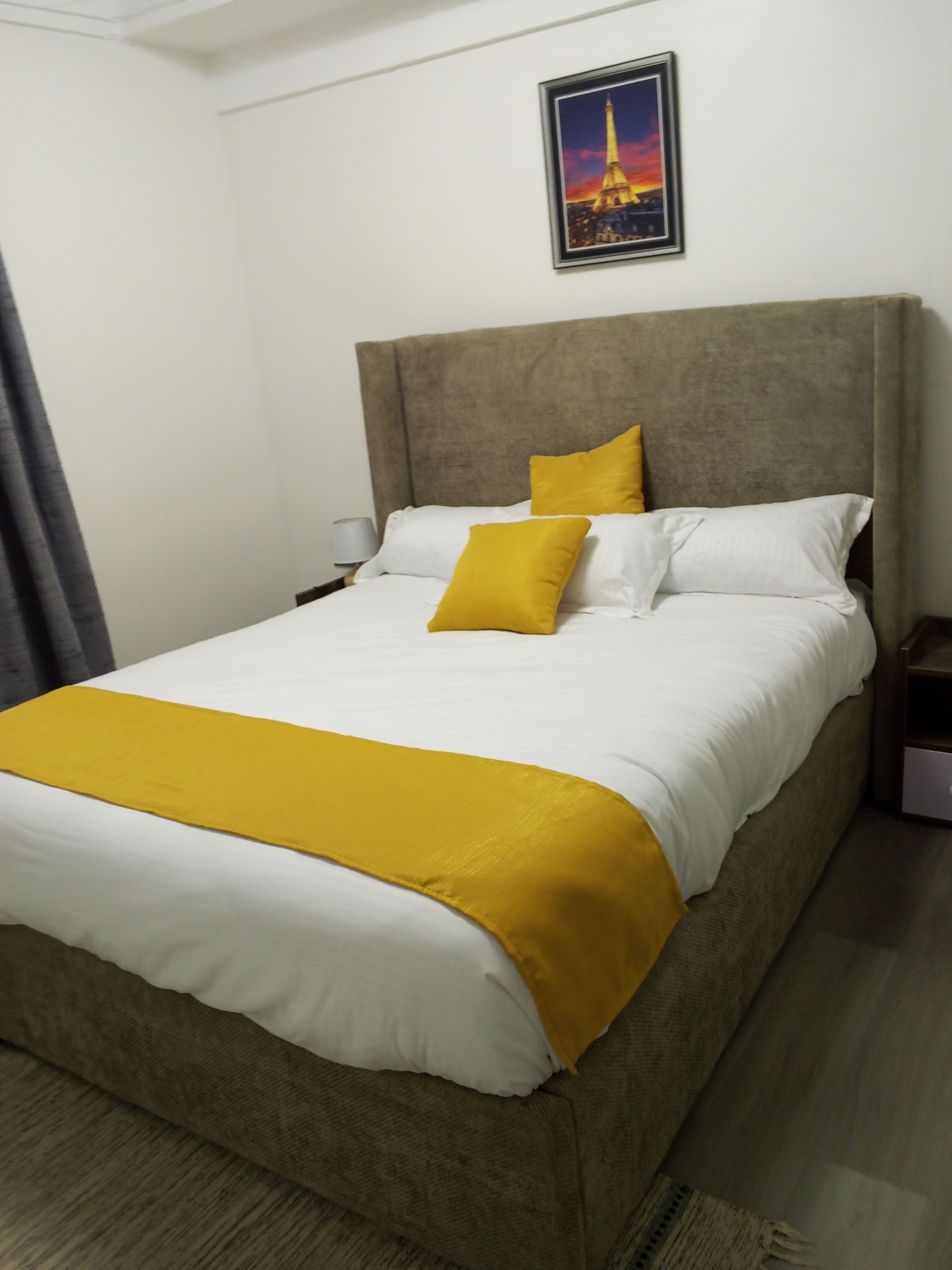 Spacious big 2 bedroom with a nice view 4