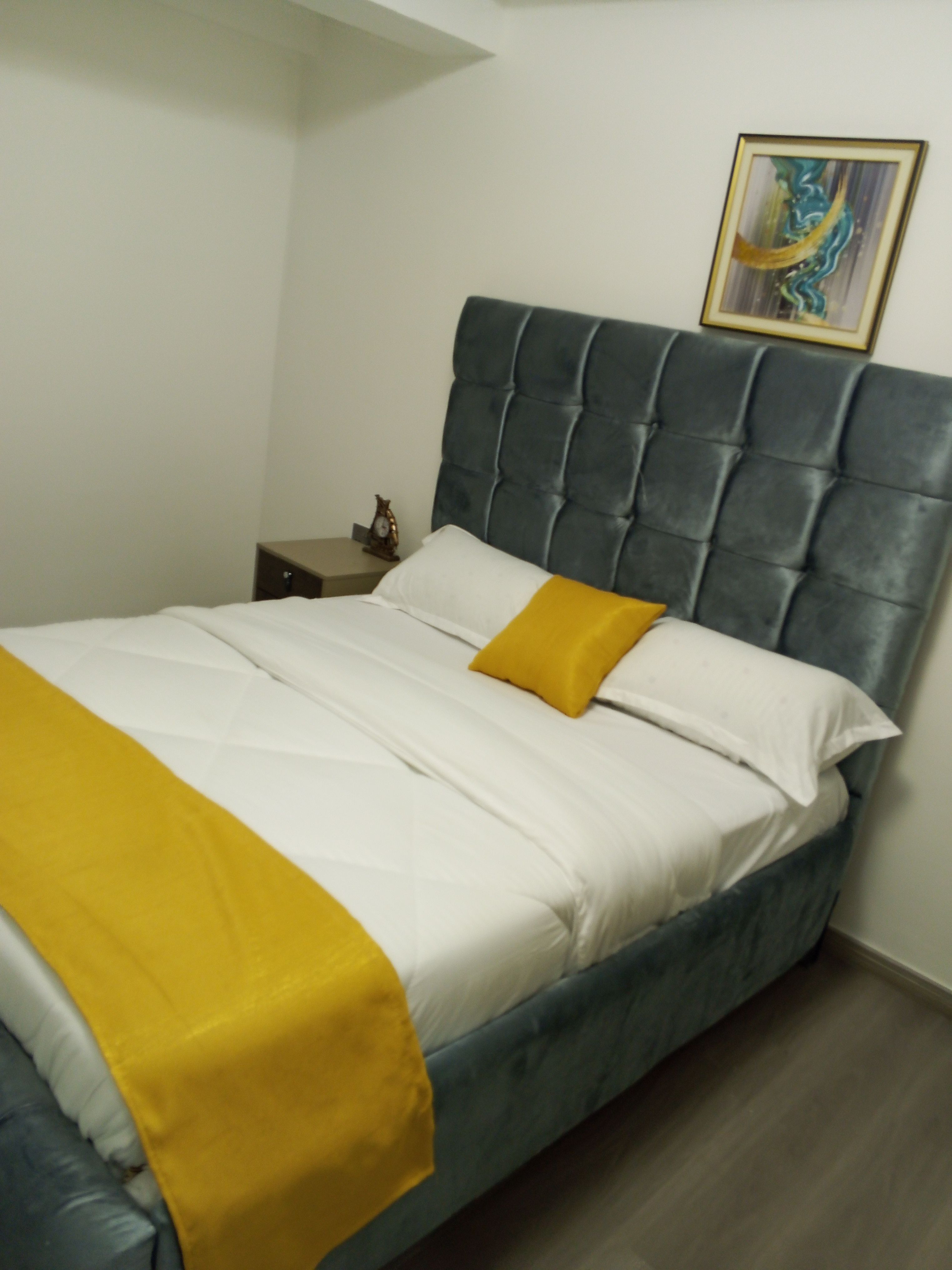 Spacious big 2 bedroom with a nice view 5